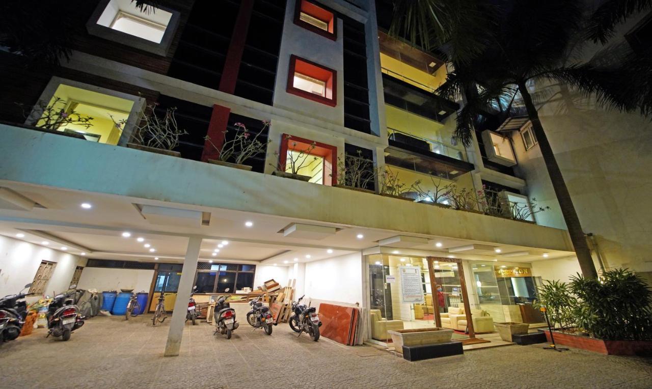 Oyo联排别墅508湖景公园酒店 钦奈 外观 照片